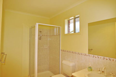 SERRELL BY THE SEA - PET FRIENDLY - Sunshine Coast Tourism 1