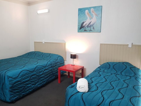 Seymour Motel - Sunshine Coast Tourism 0