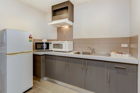 Seymours On Lydiard - Holiday Sunshine Coast 3