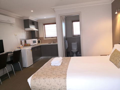 Seymours On Lydiard - Holiday Sunshine Coast 1