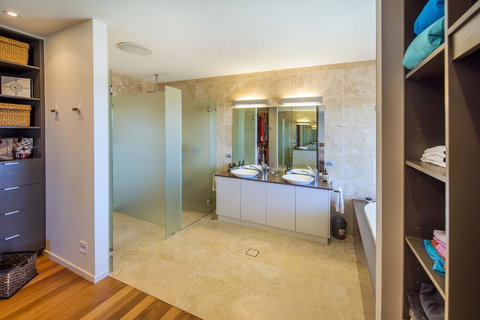 Shambhala At Sapphire Beach - Holiday Sunshine Coast 3