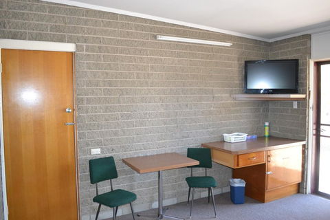 Shamrock Hotel Motel Balranald - Holiday Sunshine Coast 3