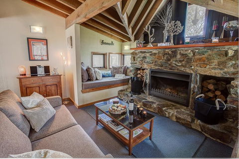 Sharpys Chalet - Sunshine Coast Tourism 1