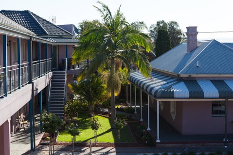 Shellharbour Village Motel - Sunshine Coast Tourism 0