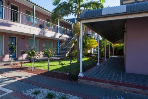 Shellharbour Village Motel - Sunshine Coast Tourism 1