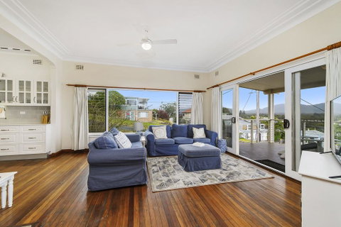Shellseekers, 4 Hodgson Street - Sunshine Coast Tourism 2