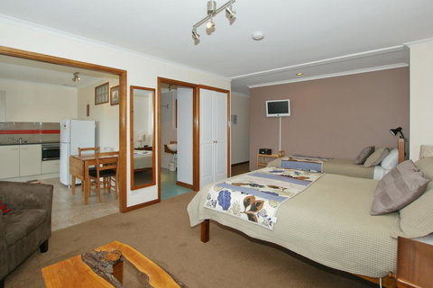 Sherwood View Accommodation - Holiday Sunshine Coast 2
