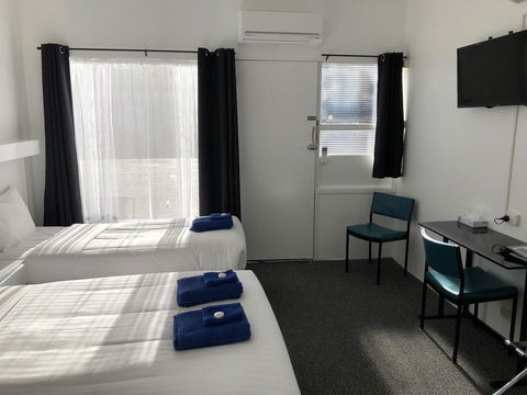 Ship Inn Motel - Sunshine Coast Tourism 3