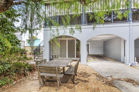 Shoal Bay Avenue, Unit 2/7 - Sunshine Coast Tourism 0