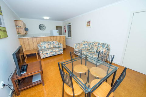 Shoal Bay Avenue, Unit 2/7 - Sunshine Coast Tourism 3