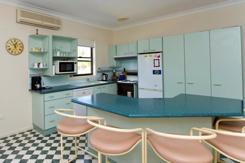 Shoal Bay Avenue, Unit 3/7 - Holiday Sunshine Coast 3