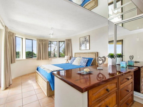 SHORELINE 3 - Sunshine Coast Tourism 1