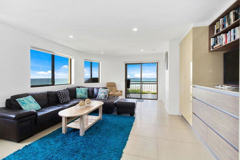 Shoreline Nine Penthouse With Ocean Views - Sunshine Coast Tourism 1
