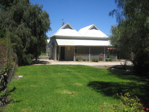 Showgrounds Cottage Naracoorte - Sunshine Coast Tourism 0