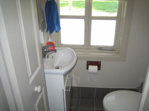 Showgrounds Cottage Naracoorte - Sunshine Coast Tourism 2