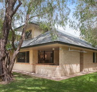 Siesta Park Holiday Resort - Sunshine Coast Tourism