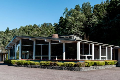 Silver Hills Motel - Sunshine Coast Tourism 1