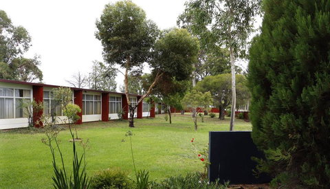 Silver Oaks Motel - Holiday Sunshine Coast 3