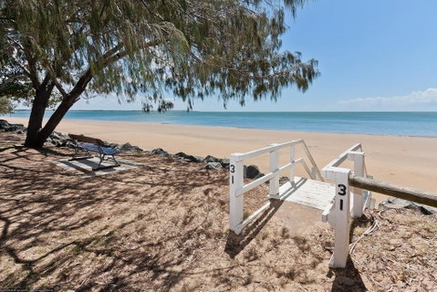 Silver Sands Apartments - Sunshine Coast Tourism 3