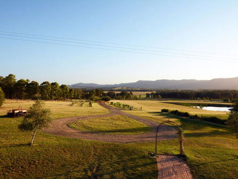Silver Springs (4br) Cottage, With Wifi, Views, Olives And Space . Fireplace, Views, Olives And Space - Sunshine Coast Tourism 0