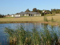 Silver Springs Estate 4br house  6br house with Wifi Pool. Fireplace Views Olives and Space