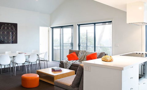 Silverski Rooms And Apartments - Sunshine Coast Tourism 0