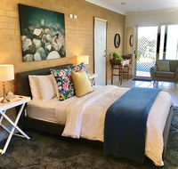 SilverWaters Waterfront Accommodation - Holiday Sunshine Coast