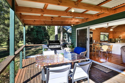 Siver Cabin - Holiday Sunshine Coast 3