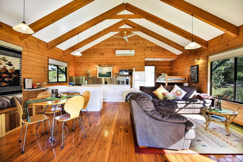 Siver Cabin - Holiday Sunshine Coast 1