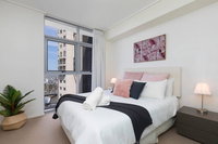 SK2 - 3BR with Pool Gym Steam Room in Story Bridge