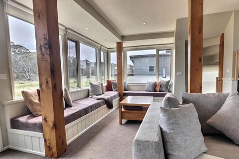 Ski Bird - Sunshine Coast Tourism 2