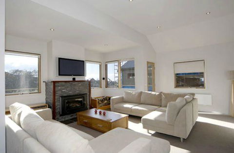 Ski Break - Sunshine Coast Tourism 1