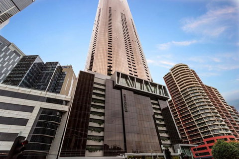 Sky-High Level 52 Opposite Crown Complex - Holiday Sunshine Coast 3