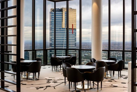 Sky-High Level 52 Opposite Crown Complex - Holiday Sunshine Coast 1