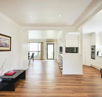 Skymirror Villa - Holiday Sunshine Coast