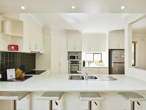 Skymirror Villa - Sunshine Coast Tourism 1