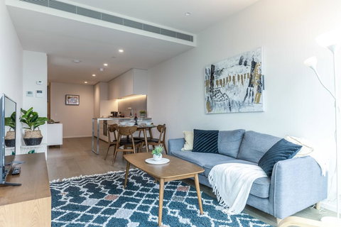 Skyscraper Apartment With Floor To Ceiling Views - Holiday Sunshine Coast 2