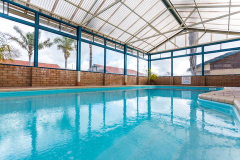 Sleepwell Motel - Sunshine Coast Tourism 2
