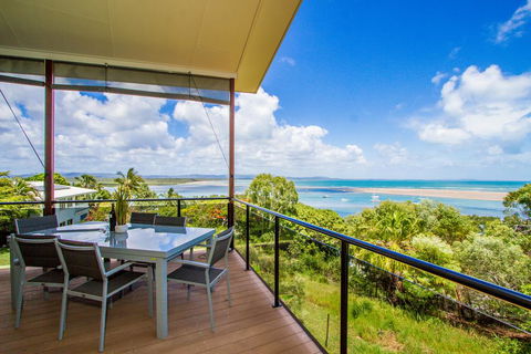 Slipaway - Holiday Sunshine Coast 2