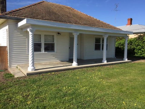 Smith Street Cottage Naracoorte - Sunshine Coast Tourism 0