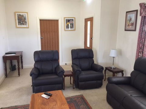 Smith Street Cottage Naracoorte - Sunshine Coast Tourism 3