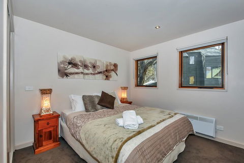 Snow Bound - Sunshine Coast Tourism 3