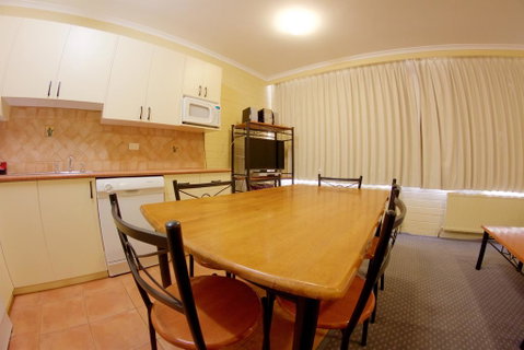 Snow Ski Apartments 03 - Sunshine Coast Tourism 3