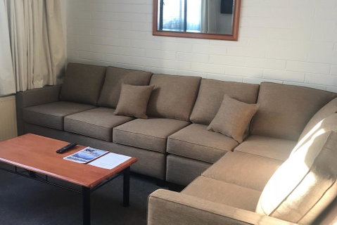 Snow Ski Apartments 03 - Sunshine Coast Tourism 2