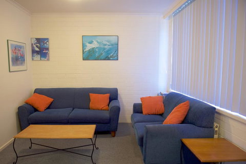 Snow Ski Apartments 06 - Sunshine Coast Tourism 2