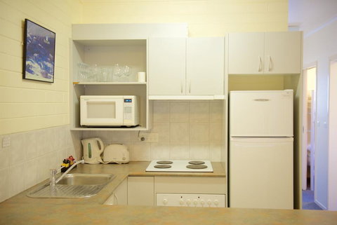 Snow Ski Apartments 06 - Sunshine Coast Tourism 3