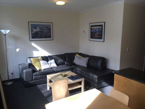 Snow Ski Apartments 09 - Sunshine Coast Tourism 0