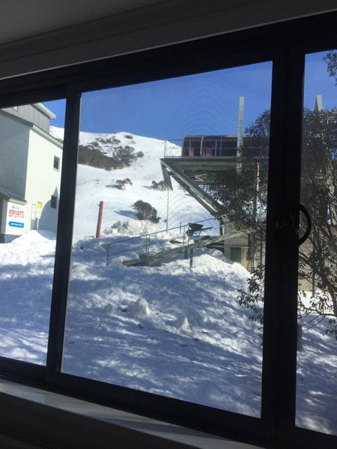 Snow Ski Apartments 12 - Sunshine Coast Tourism 3