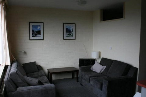 Snow Ski Apartments 19 - Sunshine Coast Tourism 3