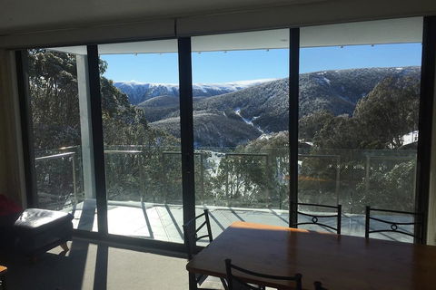 Snow Ski Apartments 22 - Sunshine Coast Tourism 0